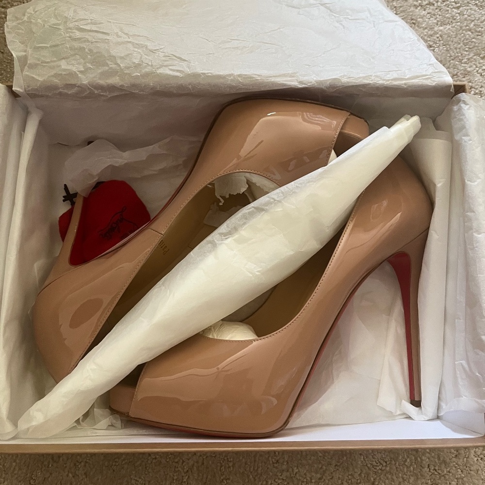 Christian Louboutin New Very Prive